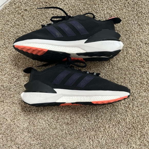PRICE NOW FIRM WORN ONCE Women’s Adidas Boost Shoes Size 6 - Picture 1 of 5